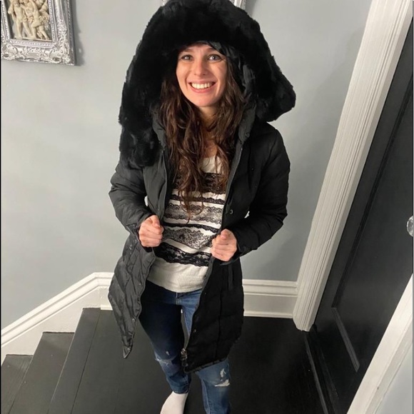 Black quilted down jacket with fur hood - Picture 2 of 6